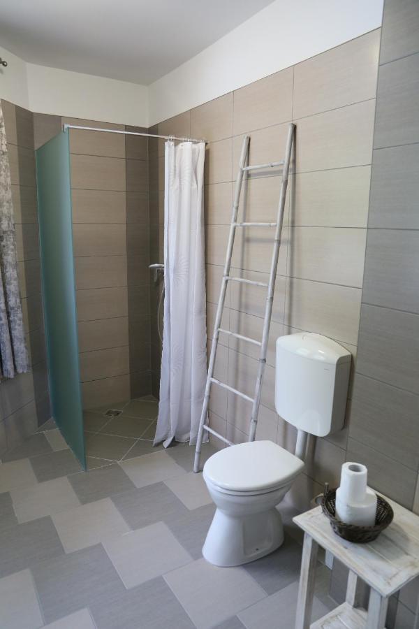 Tiszavilag Pihenohaz Hotel Tiszakécske Buitenkant foto