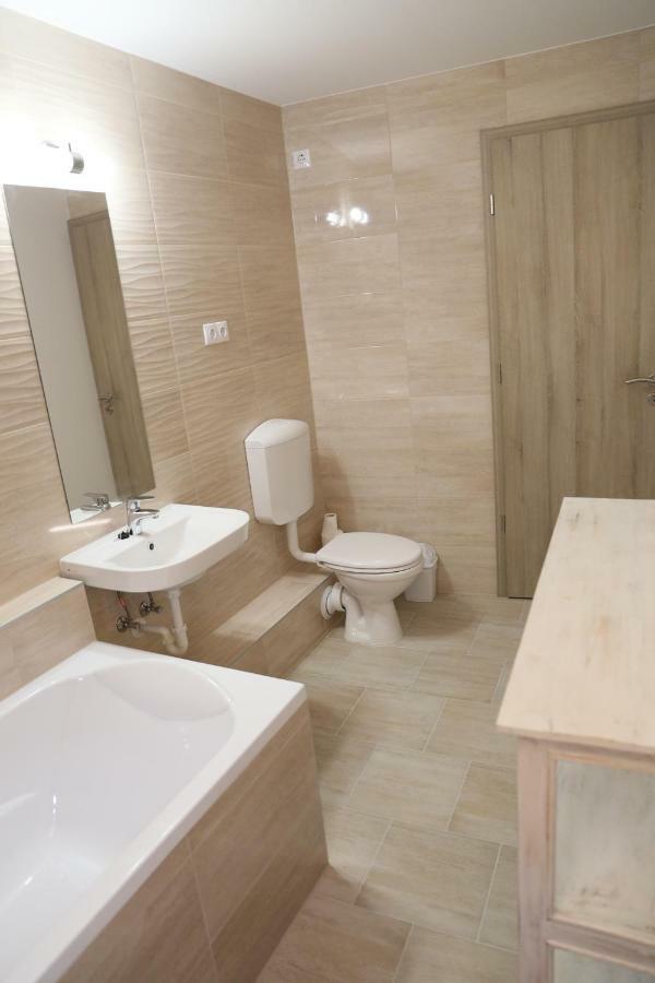 Tiszavilag Pihenohaz Hotel Tiszakécske Buitenkant foto
